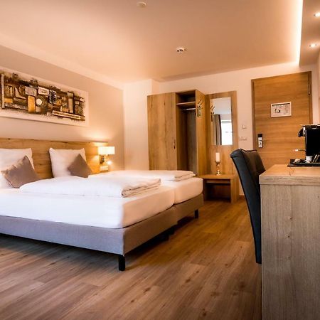 Hotel Am Kumpfmuehler Kastell Regensburg Bagian luar foto