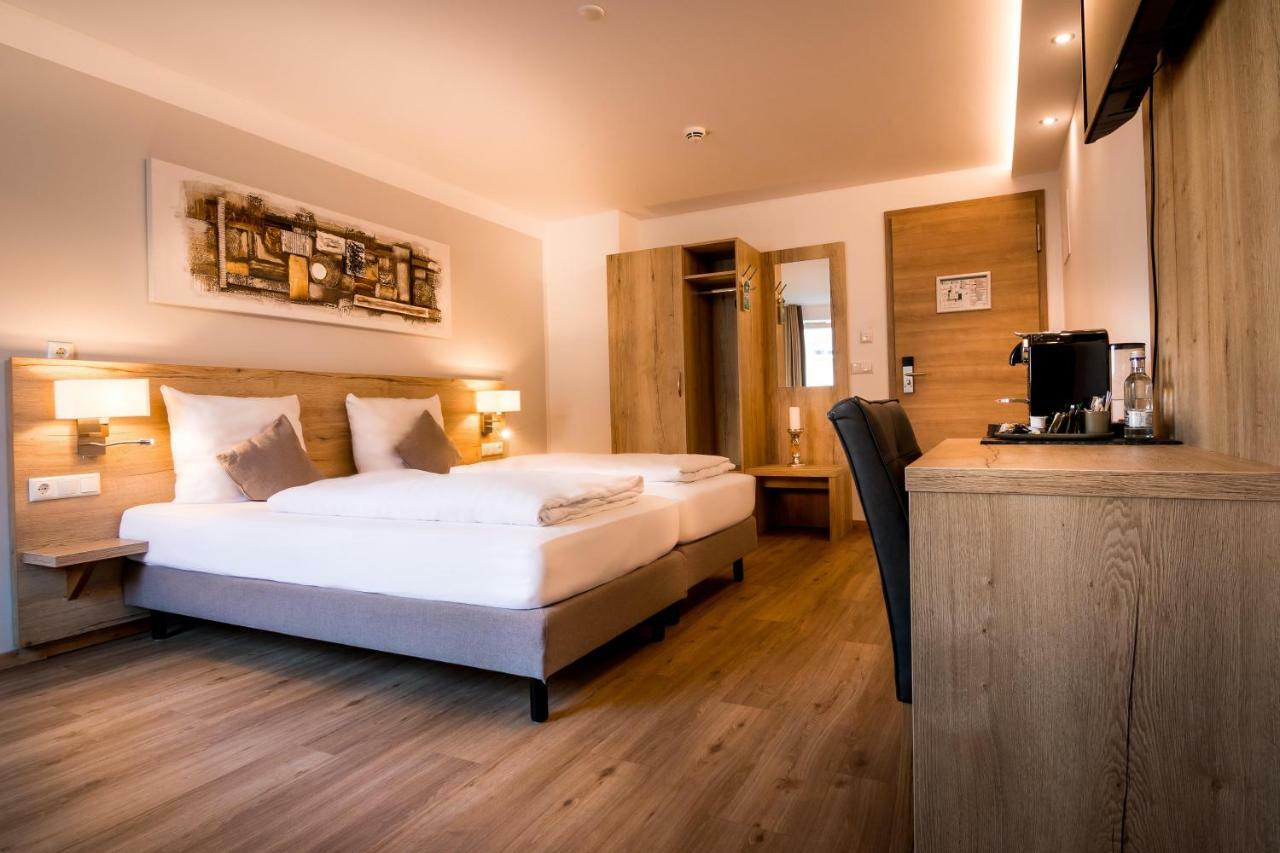 Hotel Am Kumpfmuehler Kastell Regensburg Bagian luar foto